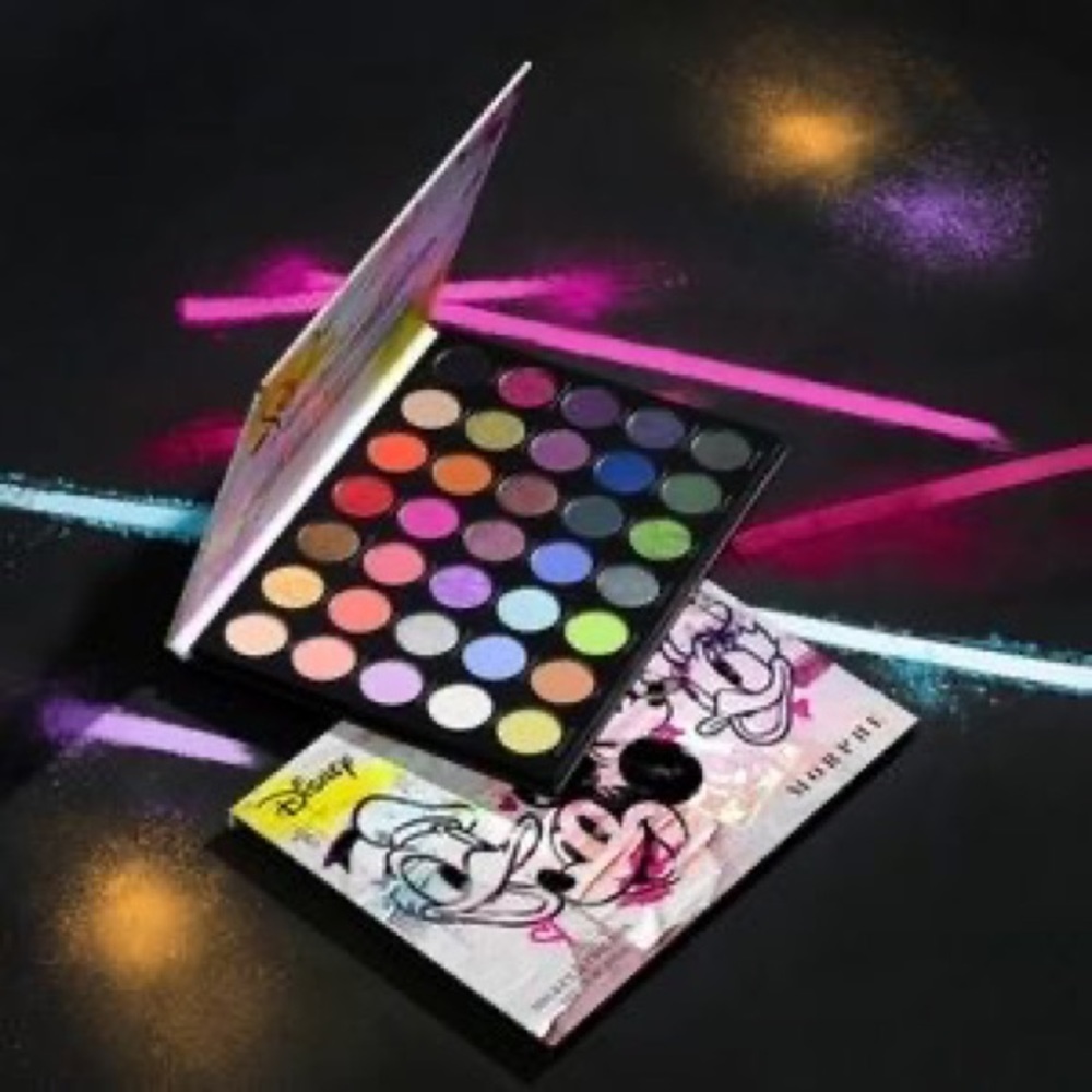 Morphe Disney Mickey & Friends Truth be Bold Eye Shadow Palette NWT - Picture 4 of 5